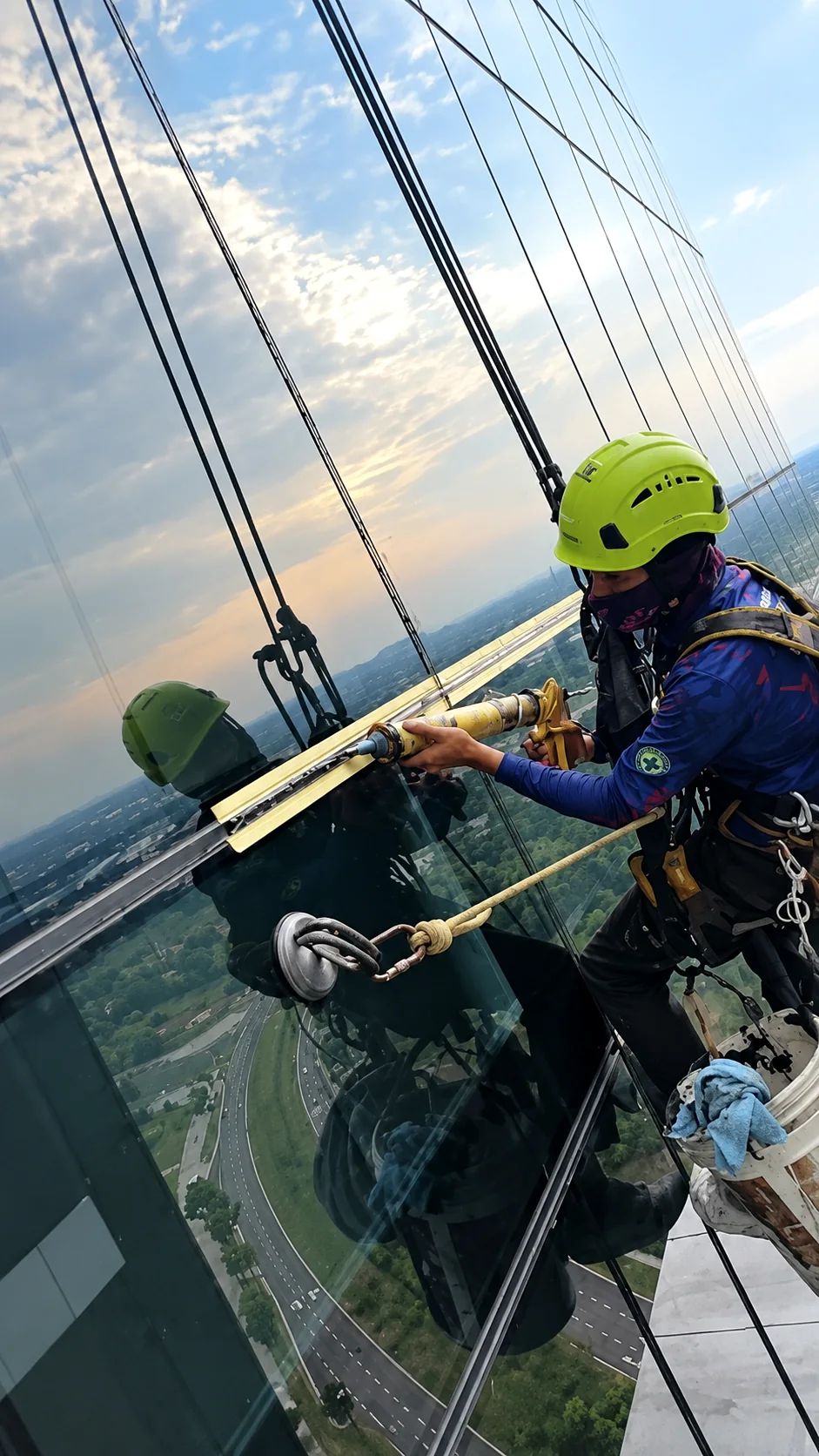 Exterior joint sealant and facade waterproofing maintenance